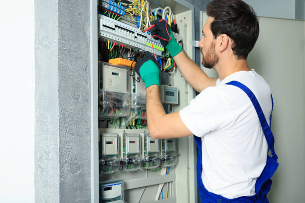 Best Licensed Electrician  in Salt Creek Commons, IN